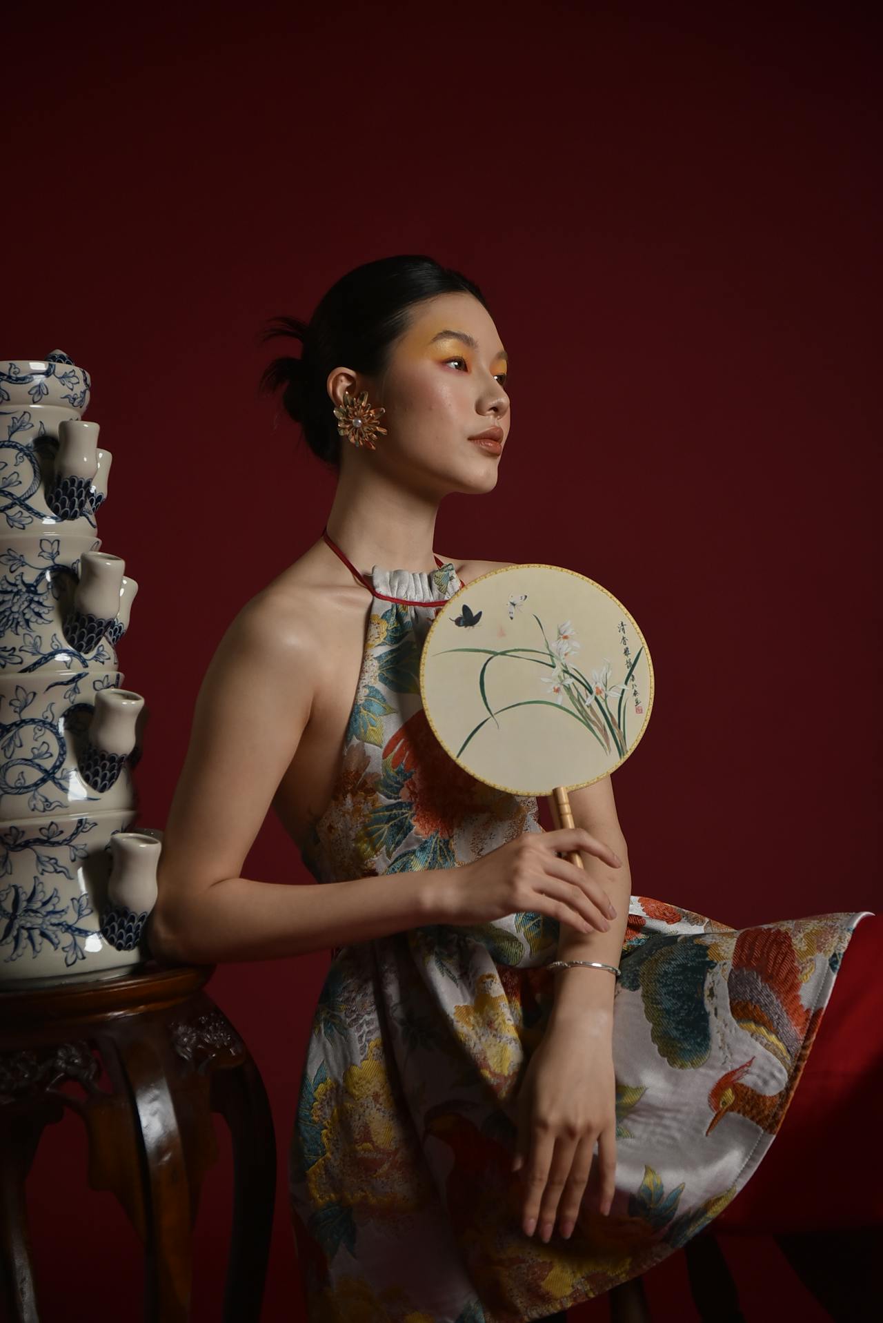 Cô gái, con gái, model, girl, người mẫu, Việt Nam, truyền thống, traditional, đỏ, fashion trang phục, ceramic, gốm sứ, floral, họa tiết - Felix Young 1