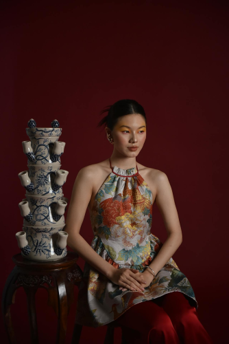 Cô gái, con gái, model, girl, người mẫu, Việt Nam, truyền thống, traditional, đỏ, fashion trang phục, ceramic, gốm sứ, floral, họa tiết - Felix Young 9