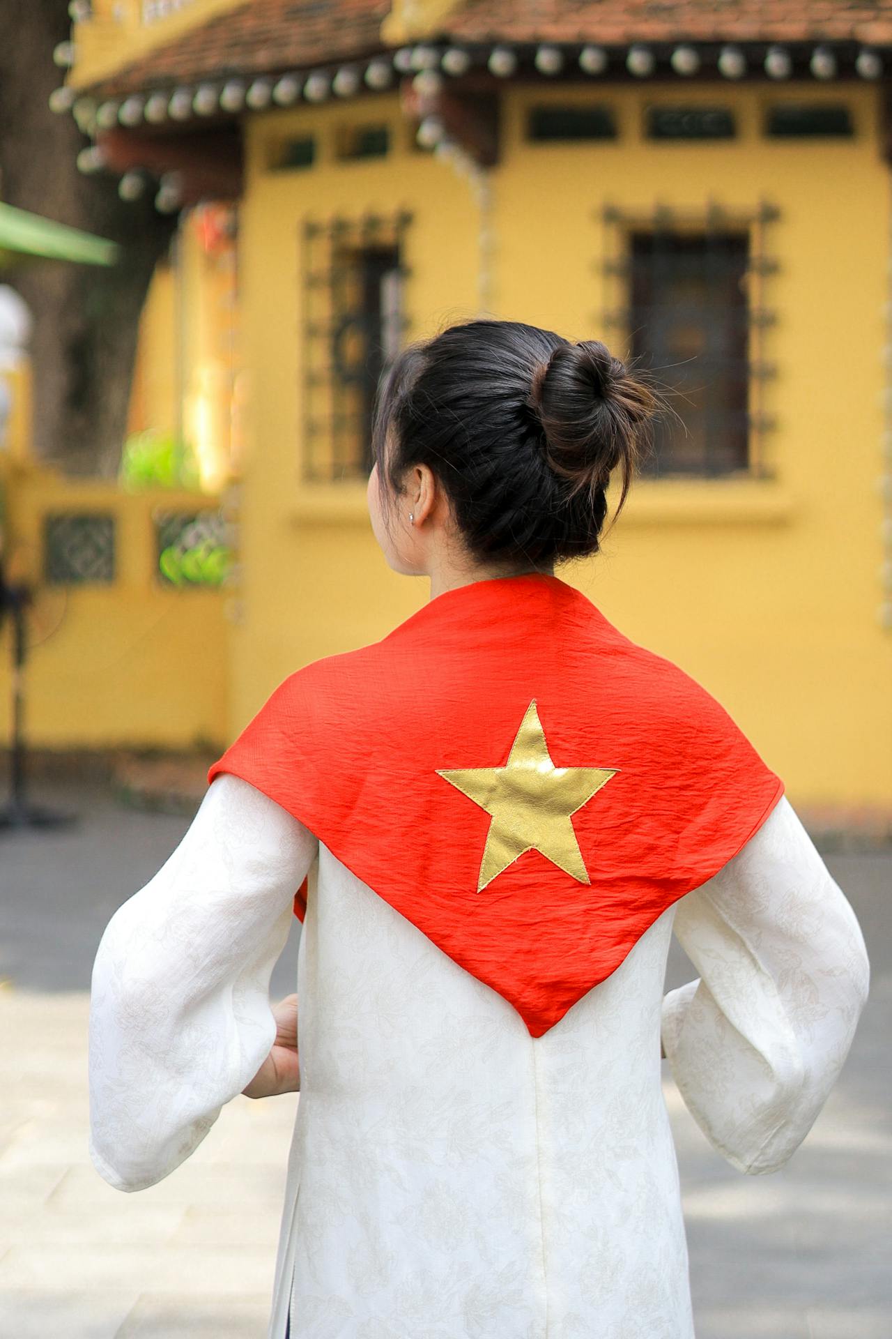 Lễ hội, 2/9, sự kiện, vietnam flag, cờ việt nam, red shirt, áo đỏ, young girl, cô gái trẻ, national pride, niềm tự hào - Hồng Quang Official