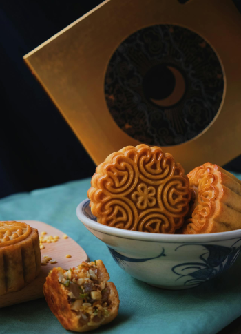 Tết trung thu, mooncake festival, mooncake, bánh trung thu, traditional cake, bánh truyền thống, festive food, món ăn lễ hội - Hạnh Nguyễn