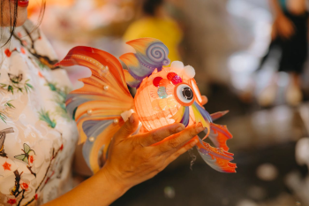 Trung thu, mid autumn, lồng đèn, lantern, ánh sáng, đèn lồng cá, festival lights, lễ hội truyền thống, traditional festival -  HONGSON