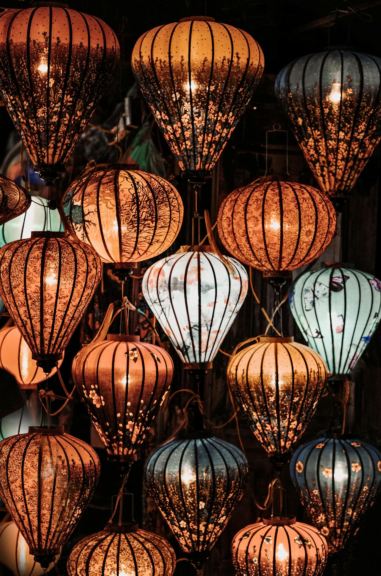 Trung thu, mid autumn, lồng đèn, lantern, ánh sáng, festival lights, lễ hội truyền thống, traditional festival - Min An 1