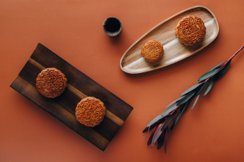 Tết trung thu, mooncake festival, mooncake, bánh trung thu, traditional cake, bánh truyền thống, festive food, món ăn lễ hội, trà, tea cup, khay gỗ - Nataliya Vaitkevich 9