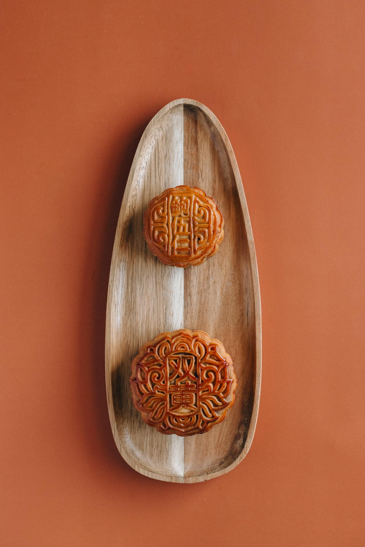 Tết trung thu, mooncake festival, mooncake, bánh trung thu, traditional cake, bánh truyền thống, festive food, món ăn lễ hội, trà, tea cup, khay gỗ - Nataliya Vaitkevich 1