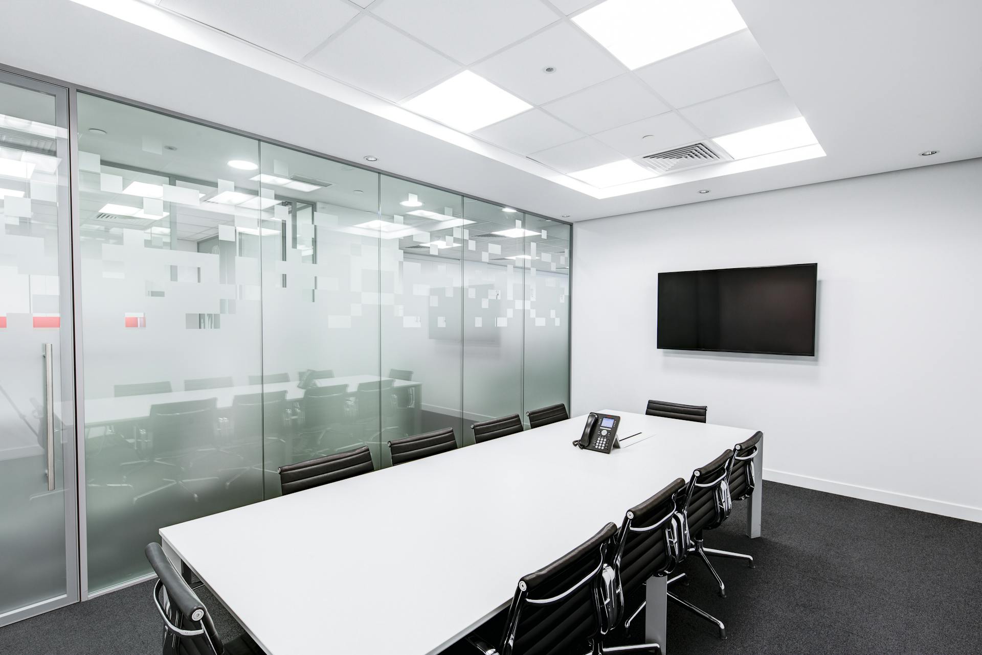 Văn phòng, office, bàn làm việc, phòng làm việc, bàn, desk, tài liệu, folder, laptop, máy tính 50