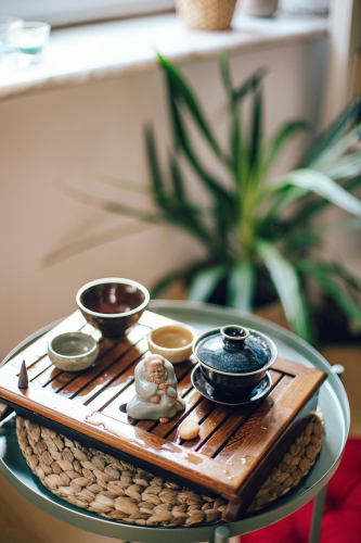 Ấm trà, tea pot, tea cups, tách trà, tea ceremony, trà đạo, wooden table, bàn gỗ, loose tea, trà khô - Roman Odintsov 5