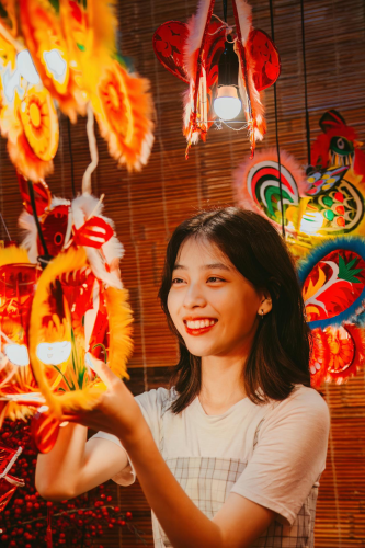 Trung thu, mid autumn, tern festival, lễ hội đèn lồng, thiếu nữ, girl, cô gái Việt, lồng đèn, Việt Nam - Sơn Ngọc 2