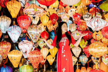 Trung thu, mid autumn, tern festival, lễ hội đèn lồng, thiếu nữ, girl, cô gái Việt, lồng đèn, áo dài, Việt Nam - Trần Long 1