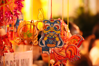 Trung thu, mid autumn, lồng đèn, lantern, ánh sáng, festival lights, lễ hội truyền thống, traditional festival - Tuan Vy 1