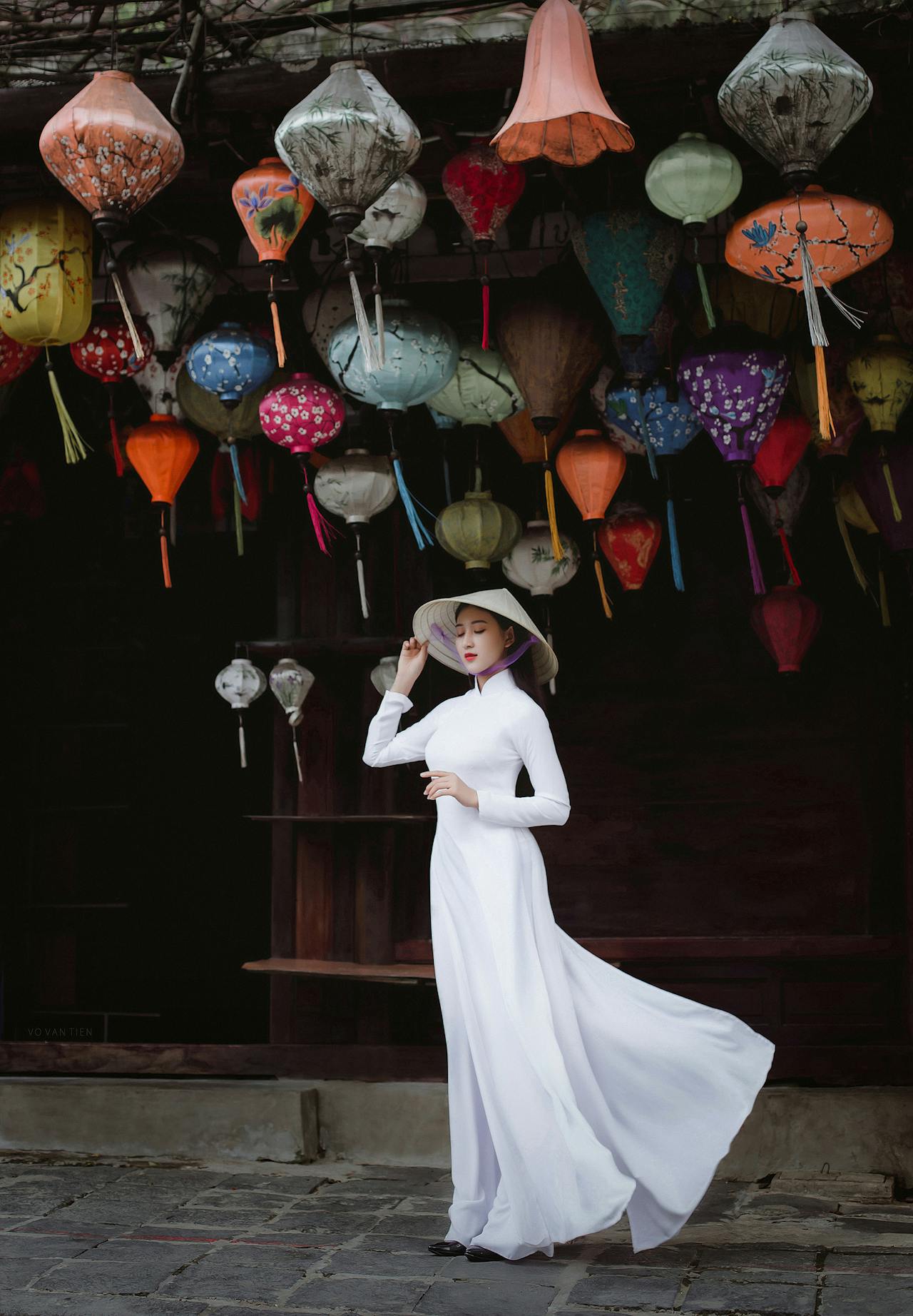 Trung thu, mid autumn, tern festival, lễ hội đèn lồng, thiếu nữ, girl, cô gái Việt, lồng đèn, áo dài, Việt Nam -  Võ Văn Tiến 7