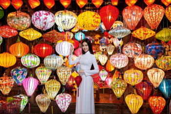 Trung thu, mid autumn, tern festival, lễ hội đèn lồng, thiếu nữ, girl, cô gái Việt, lồng đèn, áo dài, Việt Nam -  Võ Văn Tiến 2