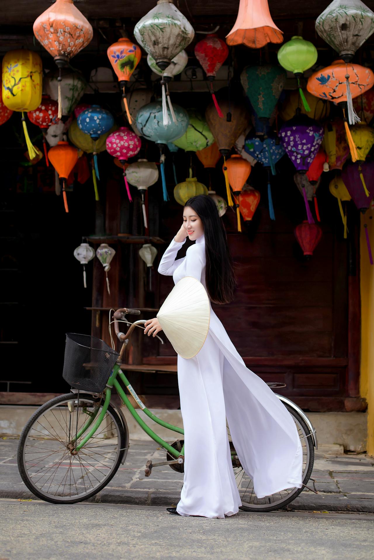 Trung thu, mid autumn, tern festival, lễ hội đèn lồng, thiếu nữ, girl, cô gái Việt, lồng đèn, áo dài, Việt Nam -  Võ Văn Tiến 6