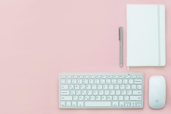 Bàn phím, chuột, tai nghe, ghi chú, vở, nhật kí, bút, keyboard, mouse, headphones, notes, notebooks, diaries, pens- LUM3N 2