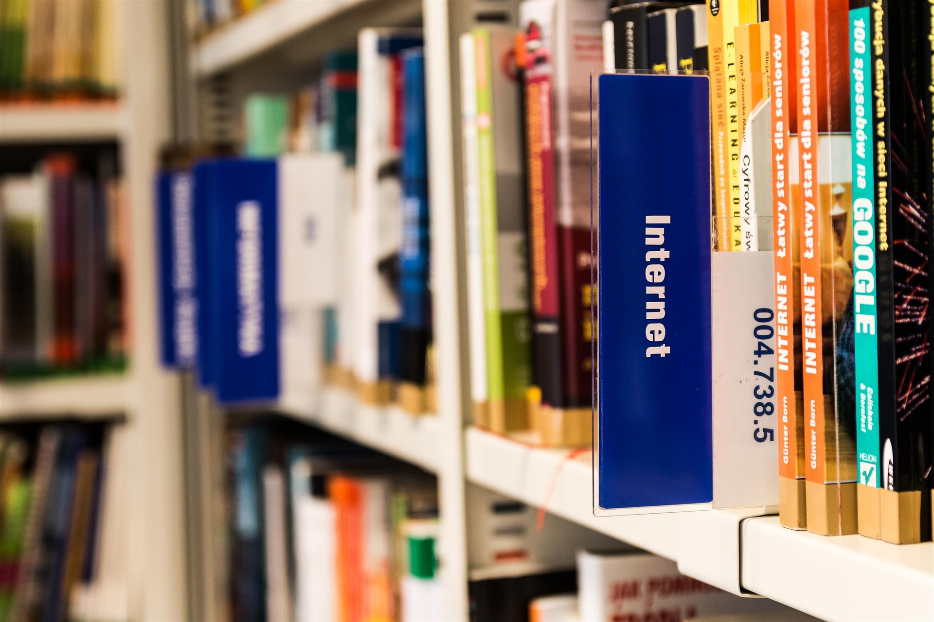 Sách, nhà sách, thư viện, kệ sách, books, bookstores, libraries, bookshelves- jarmoluk 5