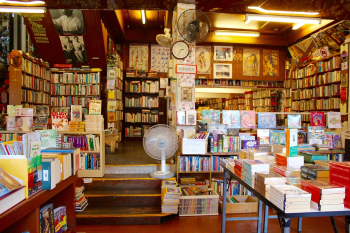Sách, nhà sách, thư viện, kệ sách, books, bookstores, libraries, bookshelves-Peggy_Marco