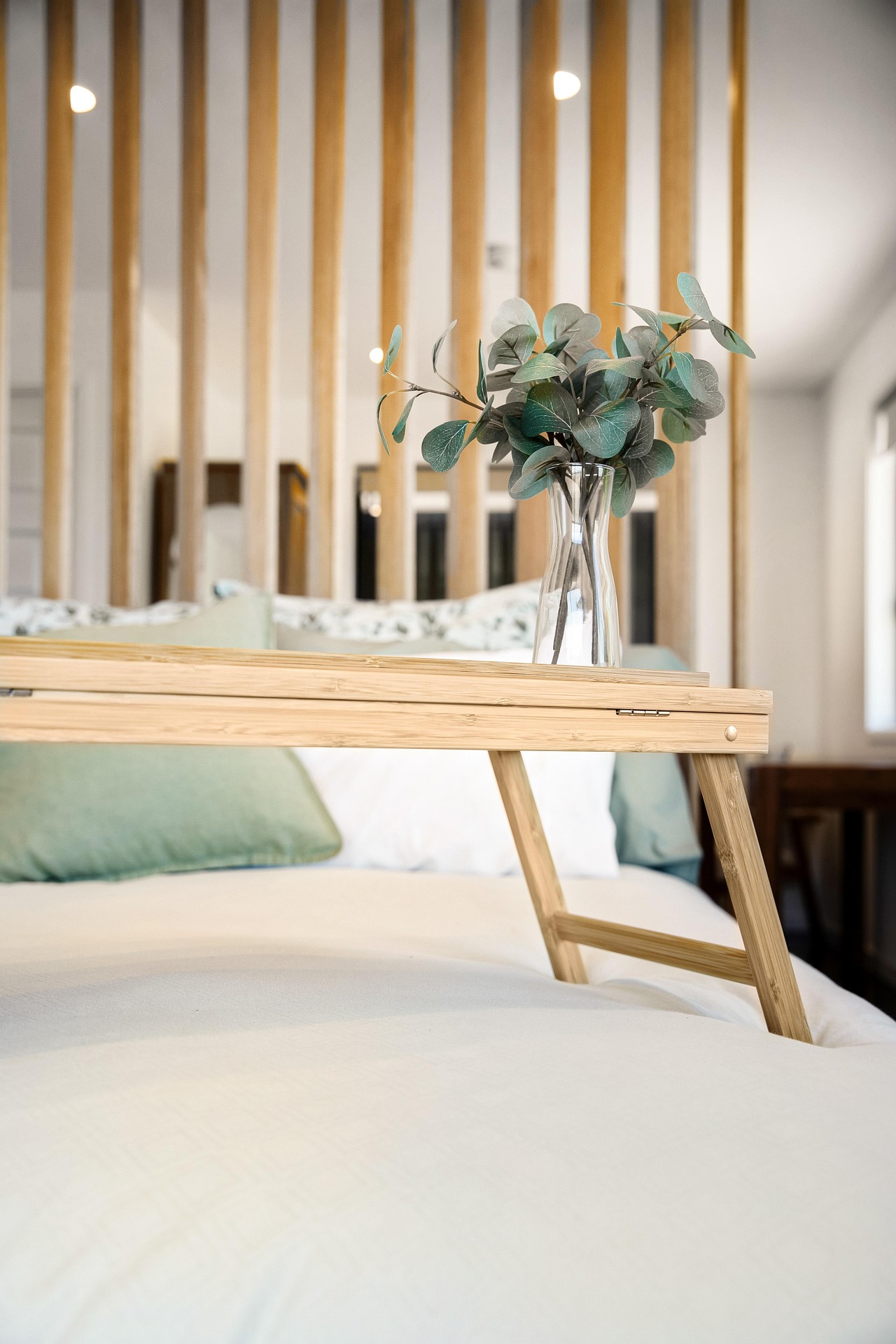 Phòng ngủ, giường, bàn, lọ hoa, bedroom, bed, table, vase-Lisaphotos195