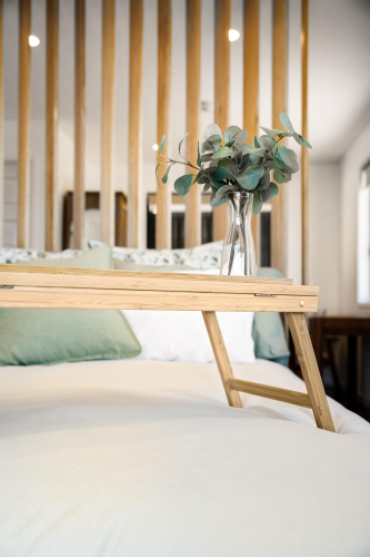Phòng ngủ, giường, bàn, lọ hoa, bedroom, bed, table, vase-Lisaphotos195