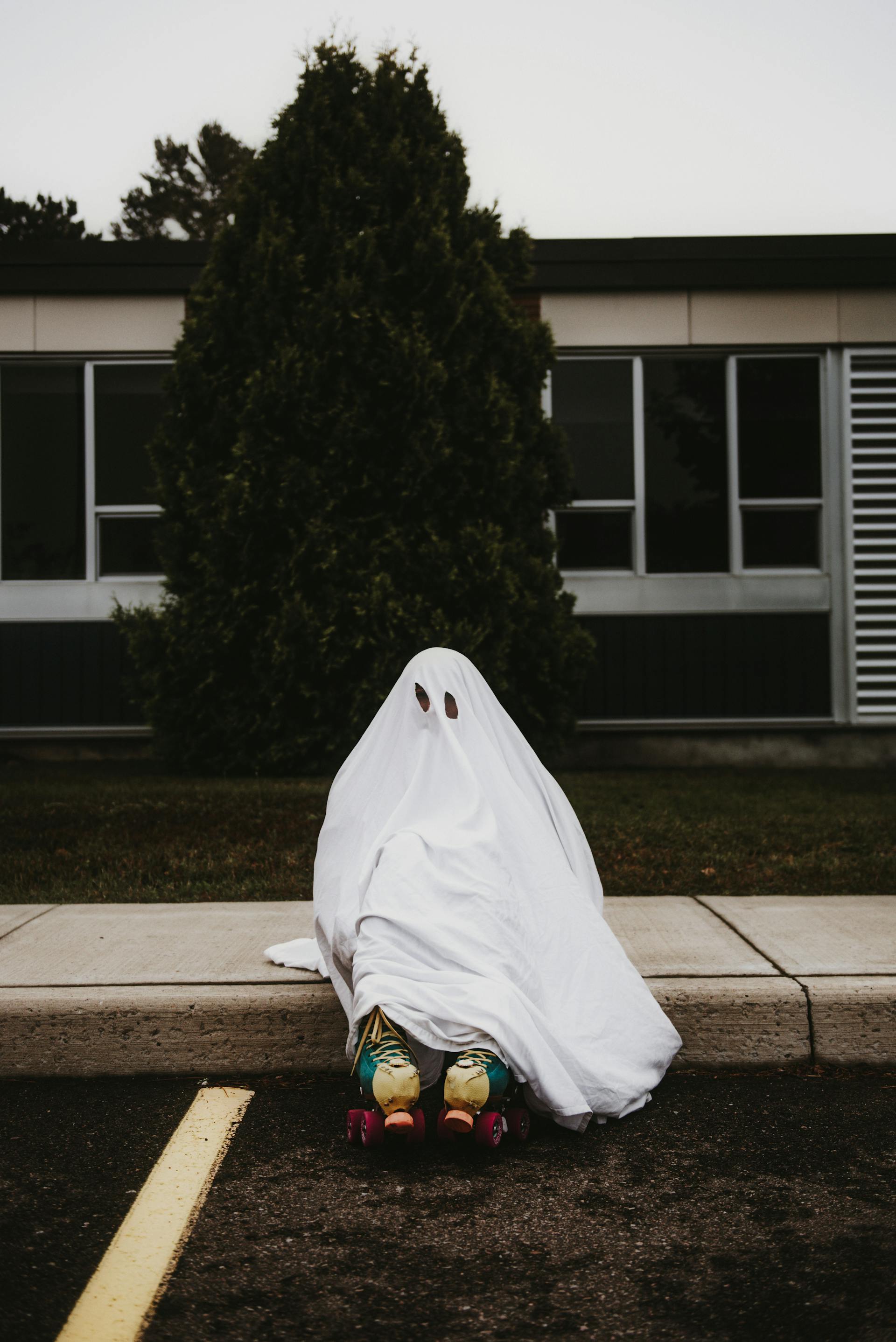 Ma, ghost, con ma, halloween, hóa trang, lễ hội hóa trang, lễ hội ma quái, festival - Harrison Haines