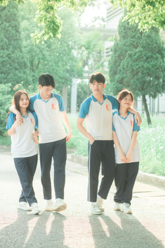 Học sinh, kỷ yếu, tập thể, bạn bè, kỷ niệm, vui vẻ, students, yearbook, group, friends, memories, fun - Chúng tớ thích chụp ảnh 2