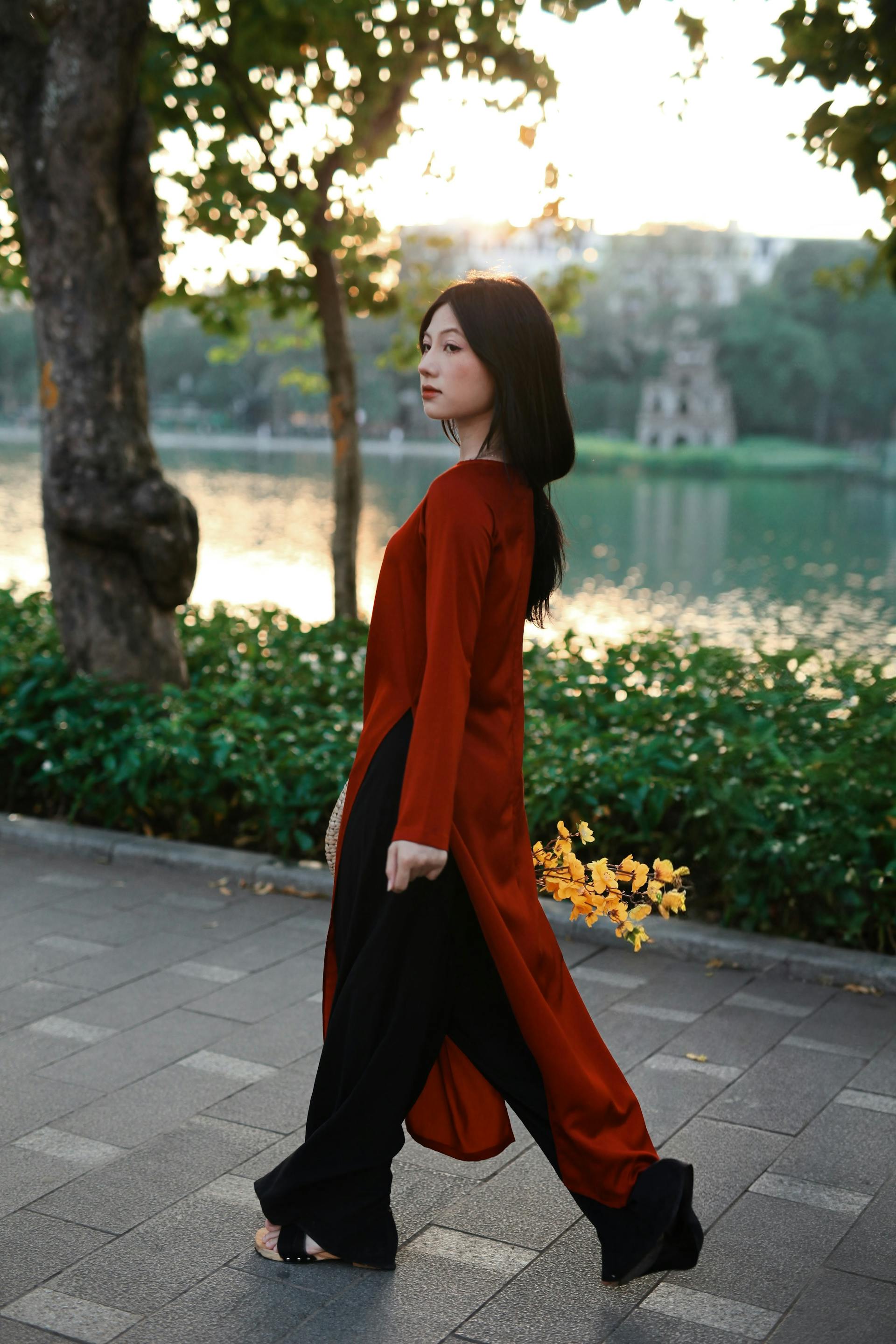 Cô gái, con gái, thiếu nữ, girl, Việt Nam, áo dài, truyền thống, traditional, Hồ Gươm, Hà Nội - Dang Hong 17