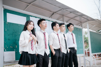 Học sinh, kỷ yếu, tập thể, bạn bè, kỷ niệm, vui vẻ, students, yearbook, group, friends, memories, fun - Green odette 22