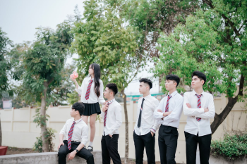 Học sinh, kỷ yếu, tập thể, bạn bè, kỷ niệm, vui vẻ, students, yearbook, group, friends, memories, fun - Green odette 24