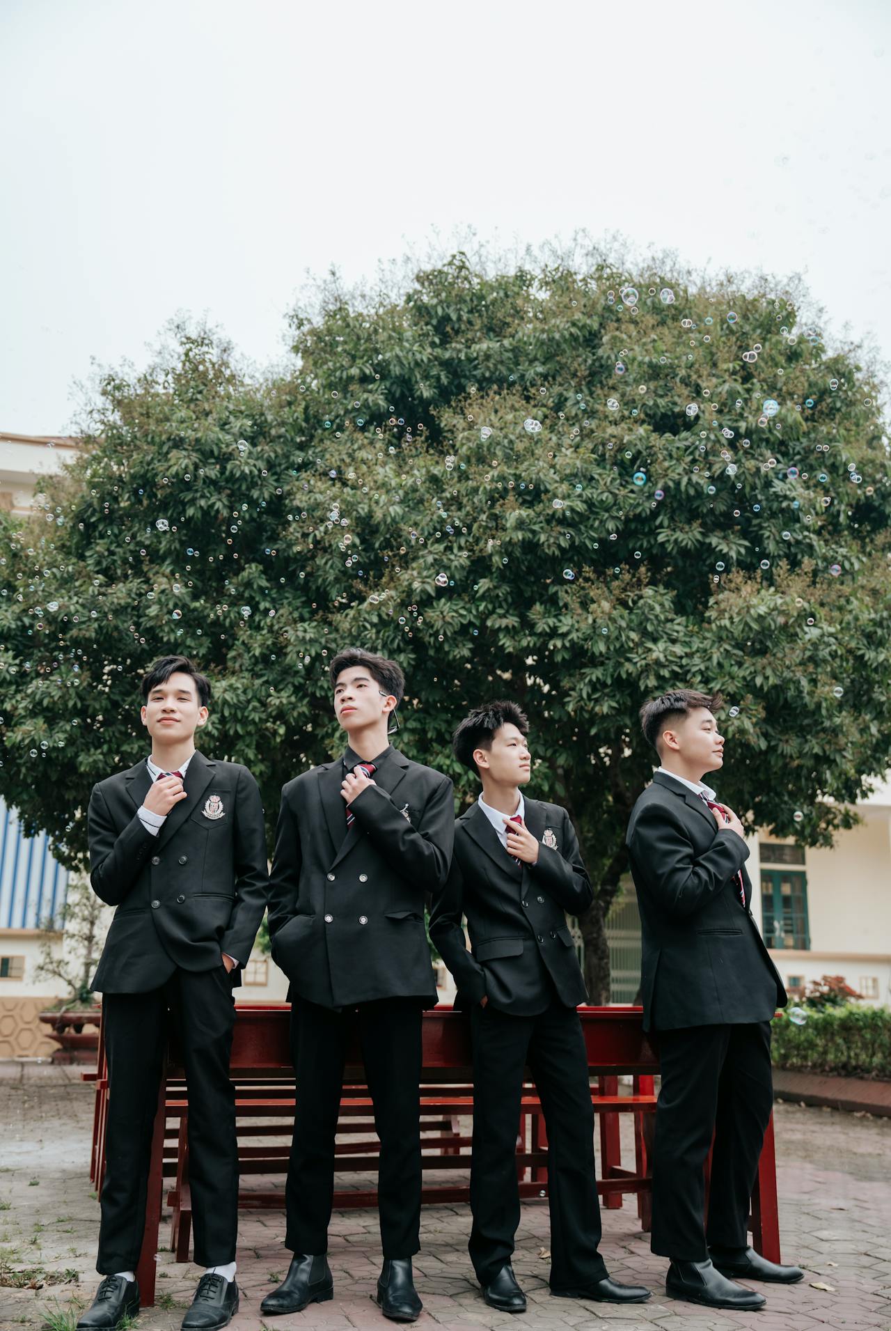 Học sinh, kỷ yếu, tập thể, bạn bè, kỷ niệm, vui vẻ, students, yearbook, group, friends, memories, fun - Green odette 6