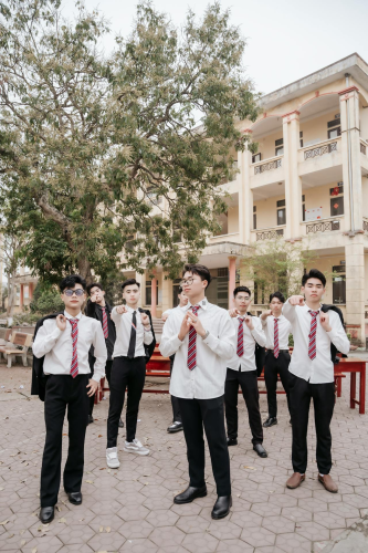 Học sinh, kỷ yếu, tập thể, bạn bè, kỷ niệm, vui vẻ, students, yearbook, group, friends, memories, fun - Green odette 8