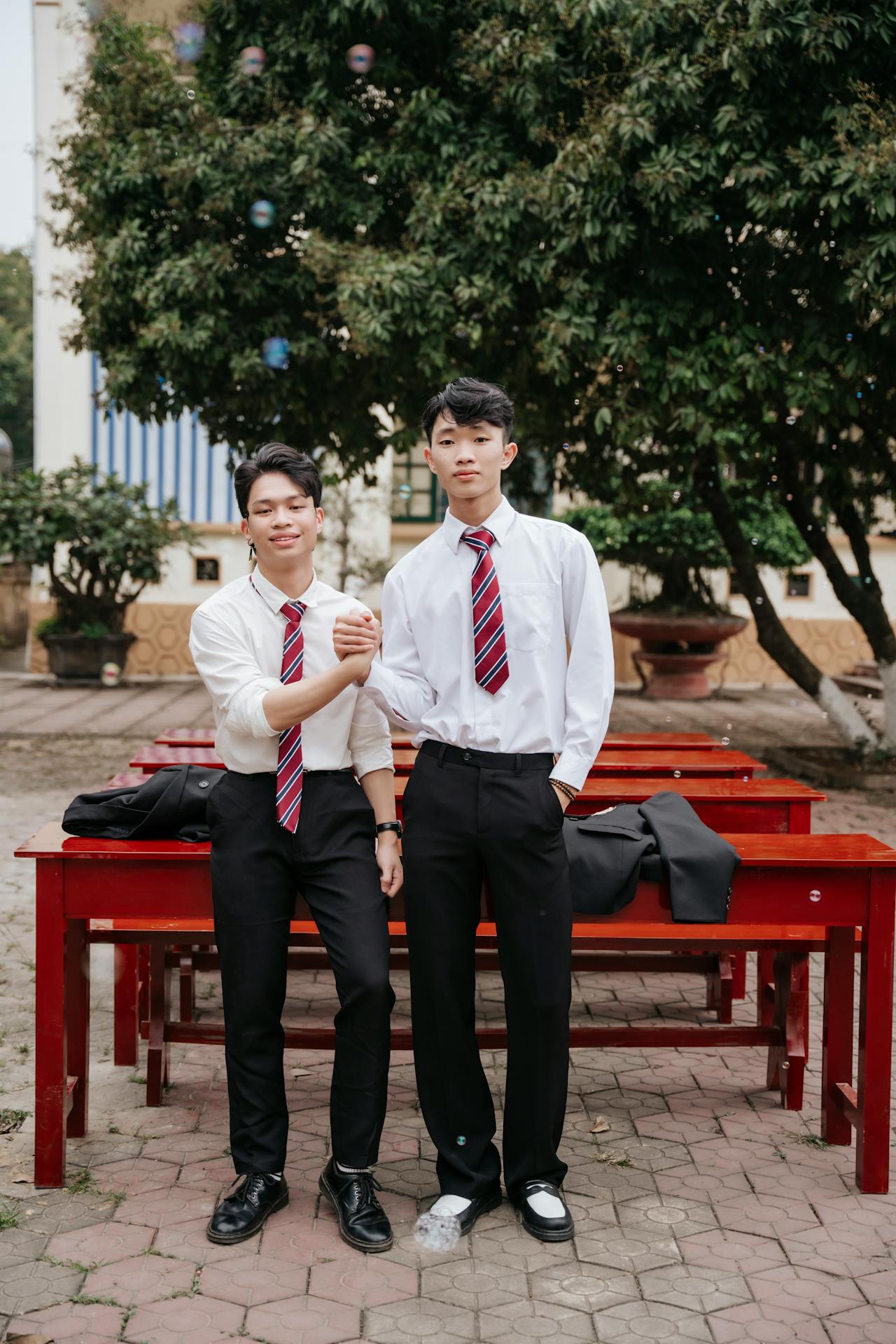 Học sinh, kỷ yếu, tập thể, bạn bè, kỷ niệm, vui vẻ, students, yearbook, group, friends, memories, fun - Green odette 3