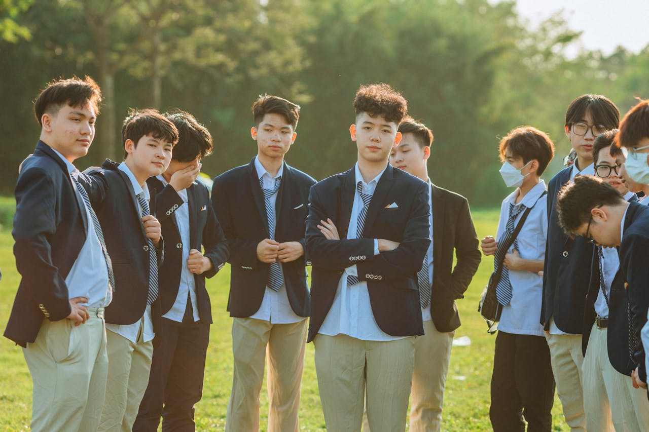 Học sinh, sinh viên, tập thể, bạn bè, kỷ niệm, vui vẻ, students, group, friends, memories, fun - HONG SON