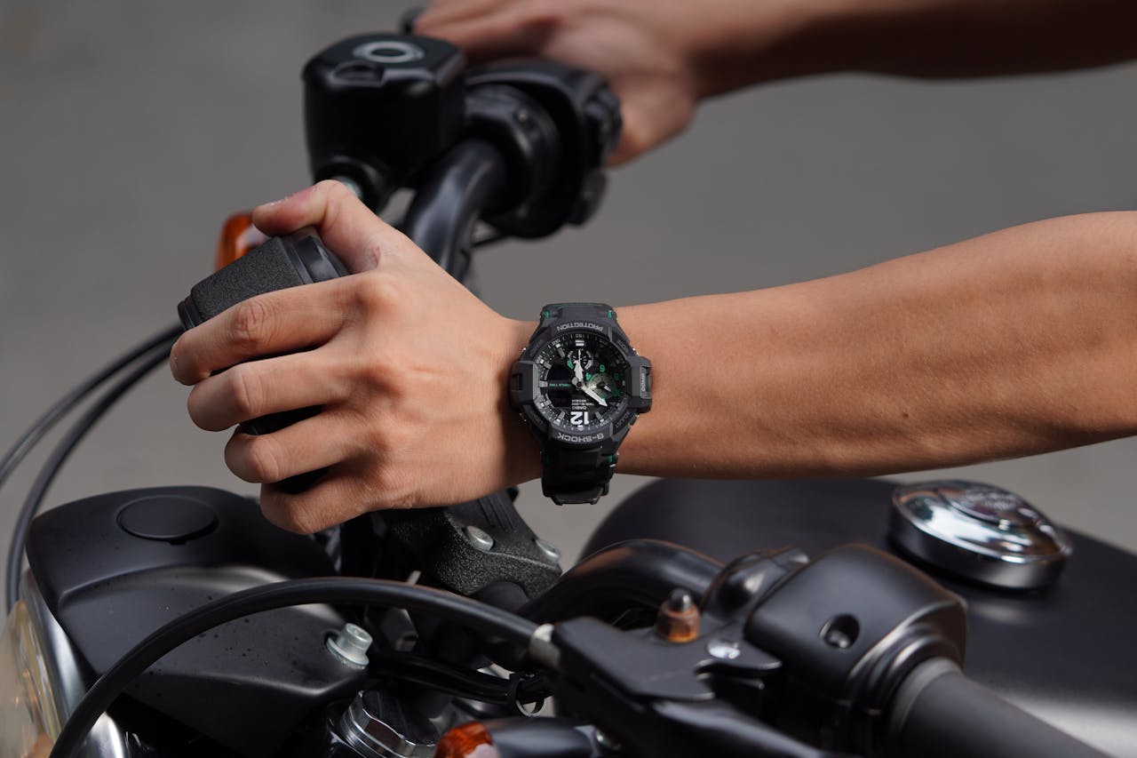 Trang sức, đồng hồ đeo tay, đồng hồ thể thao, năng động, jewelry, watches, sport clocks, dynamic - Quang Viet Nguyen 2