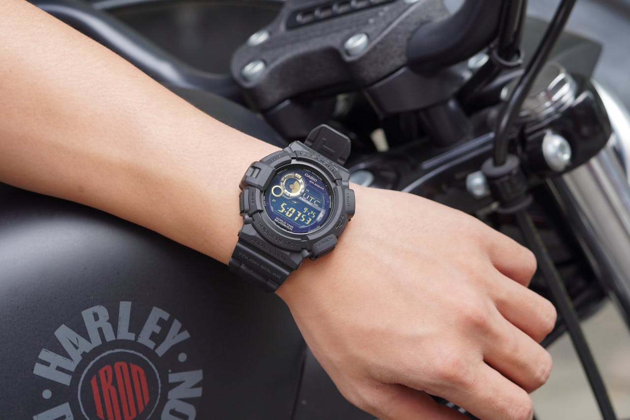 Trang sức, đồng hồ đeo tay, đồng hồ thể thao, năng động, jewelry, watches, sport clocks, dynamic - Quang Viet Nguyen