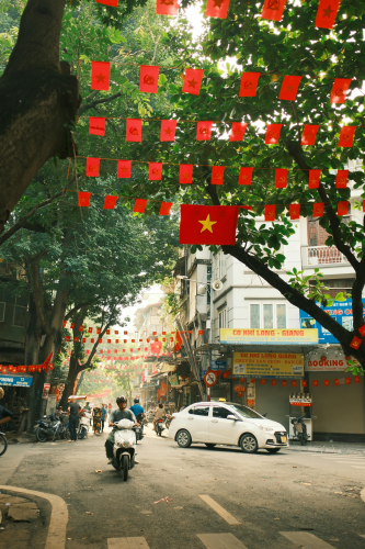 Lá cờ Việt nam, flag, Hà Nội, khung cảnh Việt, góc hẻm Hà Nội, Hanoi streets, alley corner, Việt Nam - Thuan Pham 15