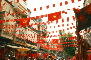 Lá cờ Việt nam, flag, Hà Nội, khung cảnh Việt, góc hẻm Hà Nội, Hanoi streets, alley corner, Việt Nam - Thuan Pham 14
