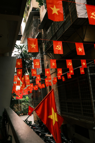 Lá cờ Việt nam, flag, Hà Nội, khung cảnh Việt, góc hẻm Hà Nội, Hanoi streets, alley corner, Việt Nam - Thuan Pham 18