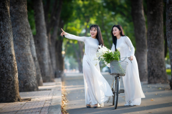 Thiếu nữ, cô gái, áo dài, truyền thống, xe đạp, young lady, girl, ao dai, tradition, bicycle - Phát trương 4