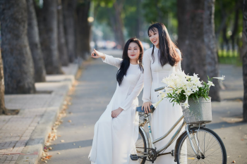 Thiếu nữ, cô gái, áo dài, truyền thống, xe đạp, young lady, girl, ao dai, tradition, bicycle - Phát trương 5