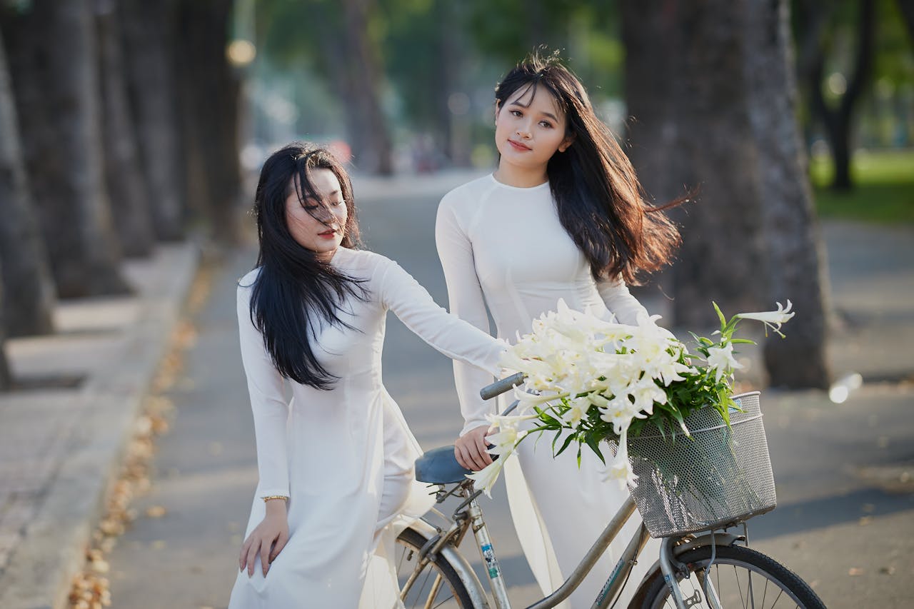 Thiếu nữ, cô gái, áo dài, truyền thống, xe đạp, young lady, girl, ao dai, tradition, bicycle - Phát trương 6