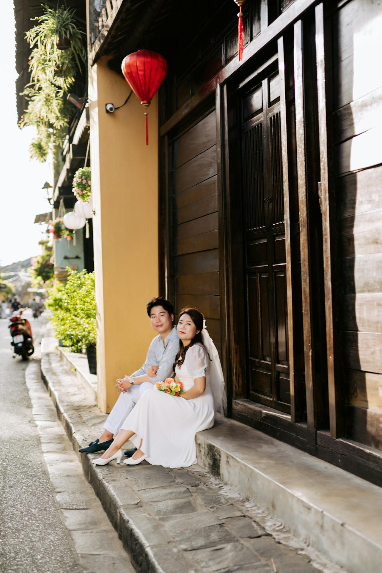 Cặp đôi, couple, nam nữ, tình yêu, chụp ảnh, Hội An, phố cổ, nắng vàng,Việt Nam - Trần Long 4