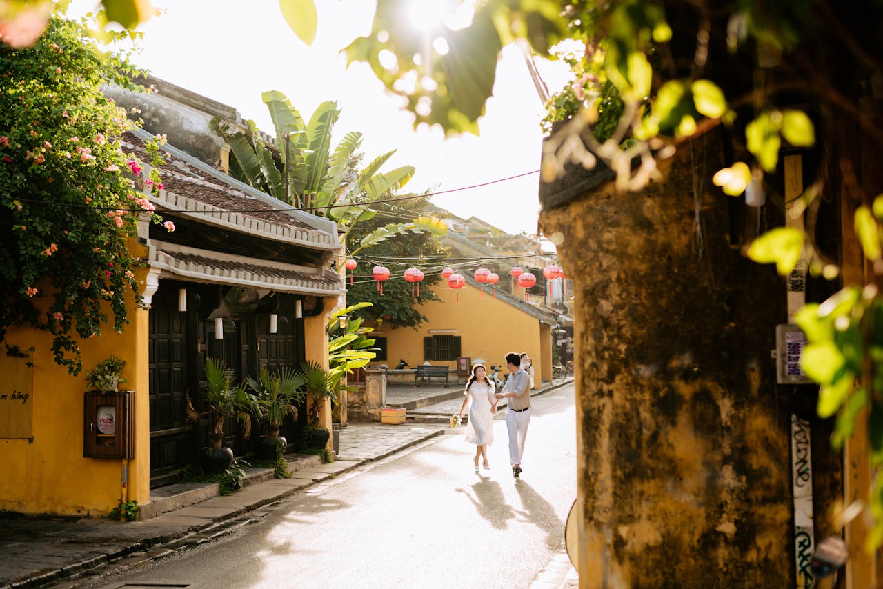 Cặp đôi, couple, nam nữ, tình yêu, chụp ảnh, Hội An, phố cổ, nắng vàng,Việt Nam - Trần Long 15