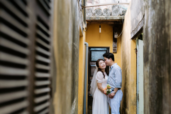 Cặp đôi, couple, nam nữ, tình yêu, chụp ảnh, Hội An, phố cổ, nắng vàng,Việt Nam - Trần Long 19