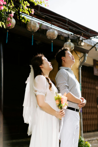 Cặp đôi, couple, nam nữ, tình yêu, chụp ảnh, Hội An, phố cổ, nắng vàng,Việt Nam - Trần Long 9