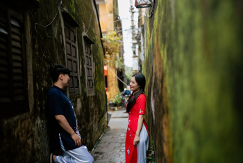 Cặp đôi, couple, nam nữ, tình yêu, chụp ảnh, Hội An, phố cổ, nắng vàng,Việt Nam - Trần Long 17