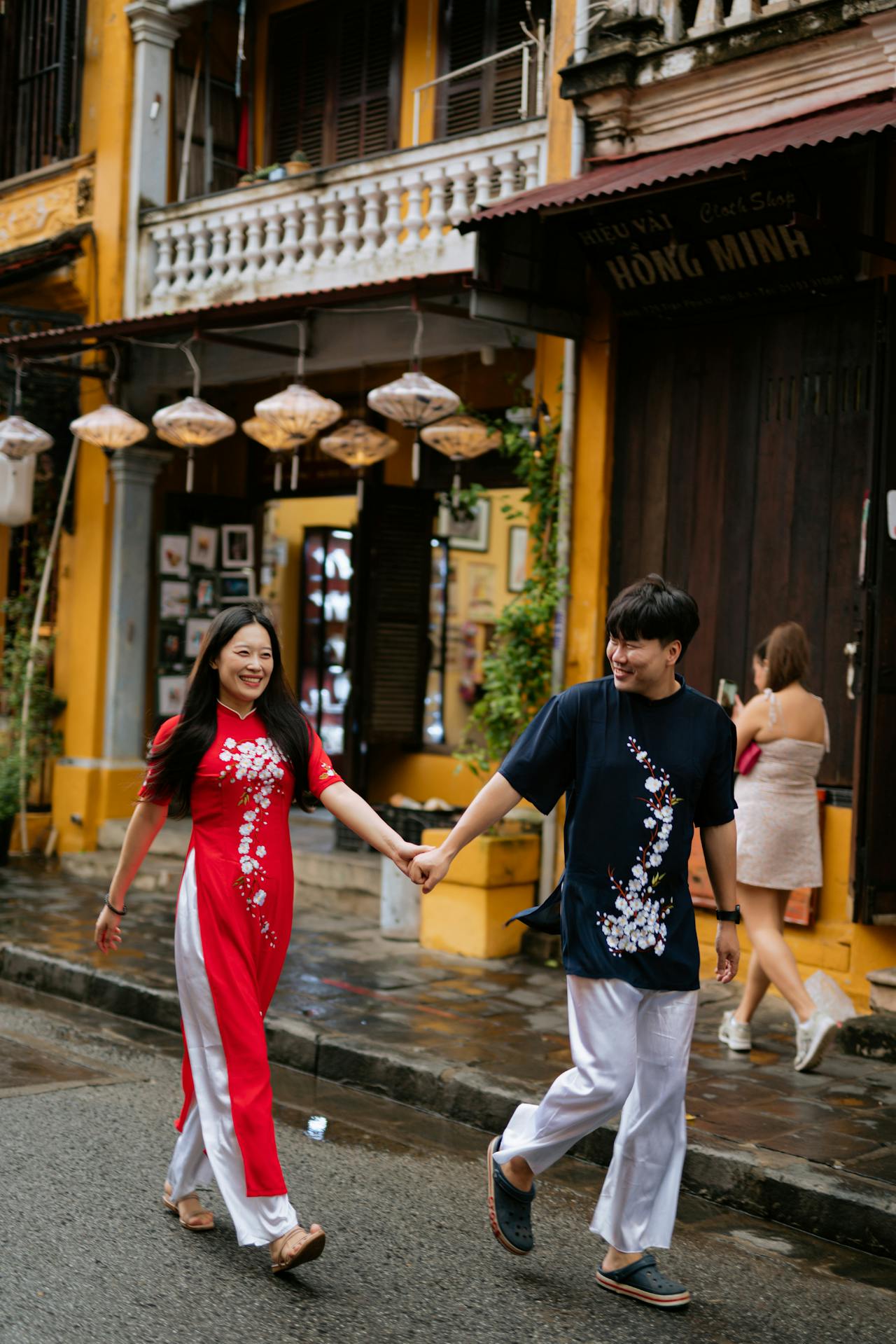 Cặp đôi, couple, nam nữ, tình yêu, chụp ảnh, Hội An, phố cổ, nắng vàng,Việt Nam - Trần Long 29