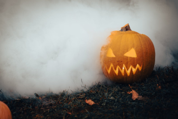 Bí đỏ, trang trí halloween, lễ hội, ánh đèn, đêm tối, điêu khắc, kinh dị, halloween decoration, festival, lights, dark, sculpture, horror  - pixabay 2