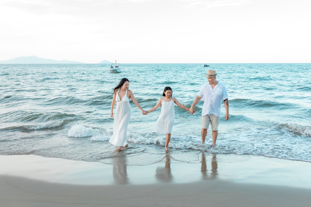 Gia đình, family, cha mẹ và con, yêu thương, hạnh phúc, parents and children, love, happiness - Võ Văn Tiến 18
