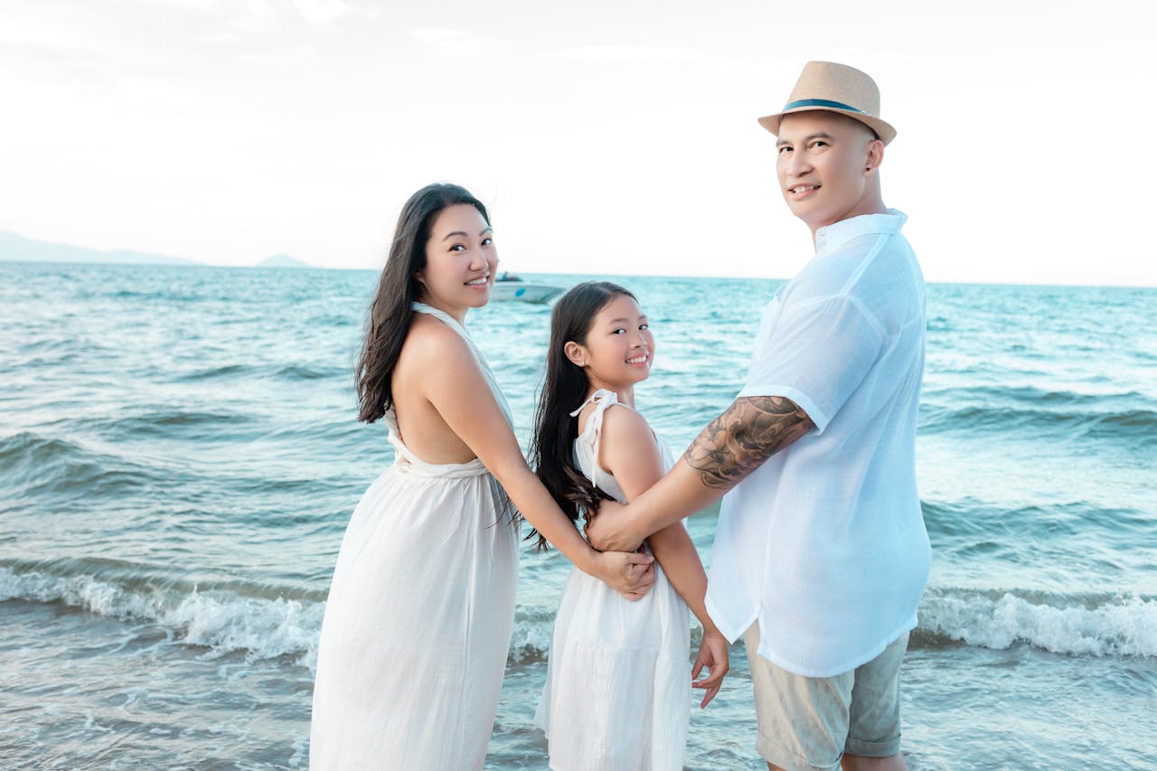 Gia đình, family, cha mẹ và con, yêu thương, hạnh phúc, parents and children, love, happiness - Võ Văn Tiến 10