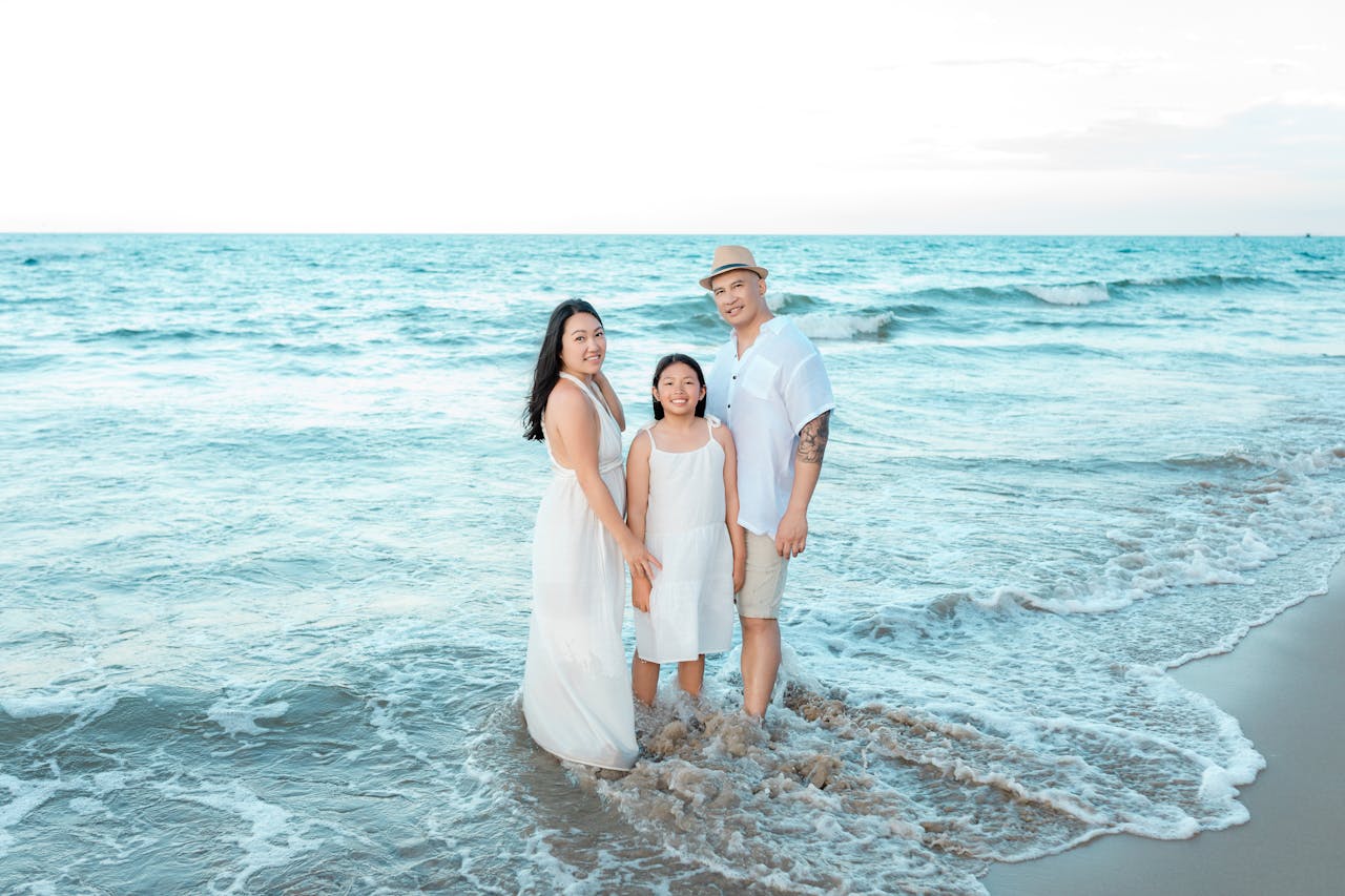 Gia đình, family, cha mẹ và con, yêu thương, hạnh phúc, parents and children, love, happiness - Võ Văn Tiến 11