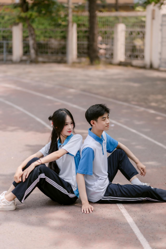 Học sinh, bạn bè, kỉ niệm, nam, nữ, students, friends, memories, male, female - Toàn Văn 4