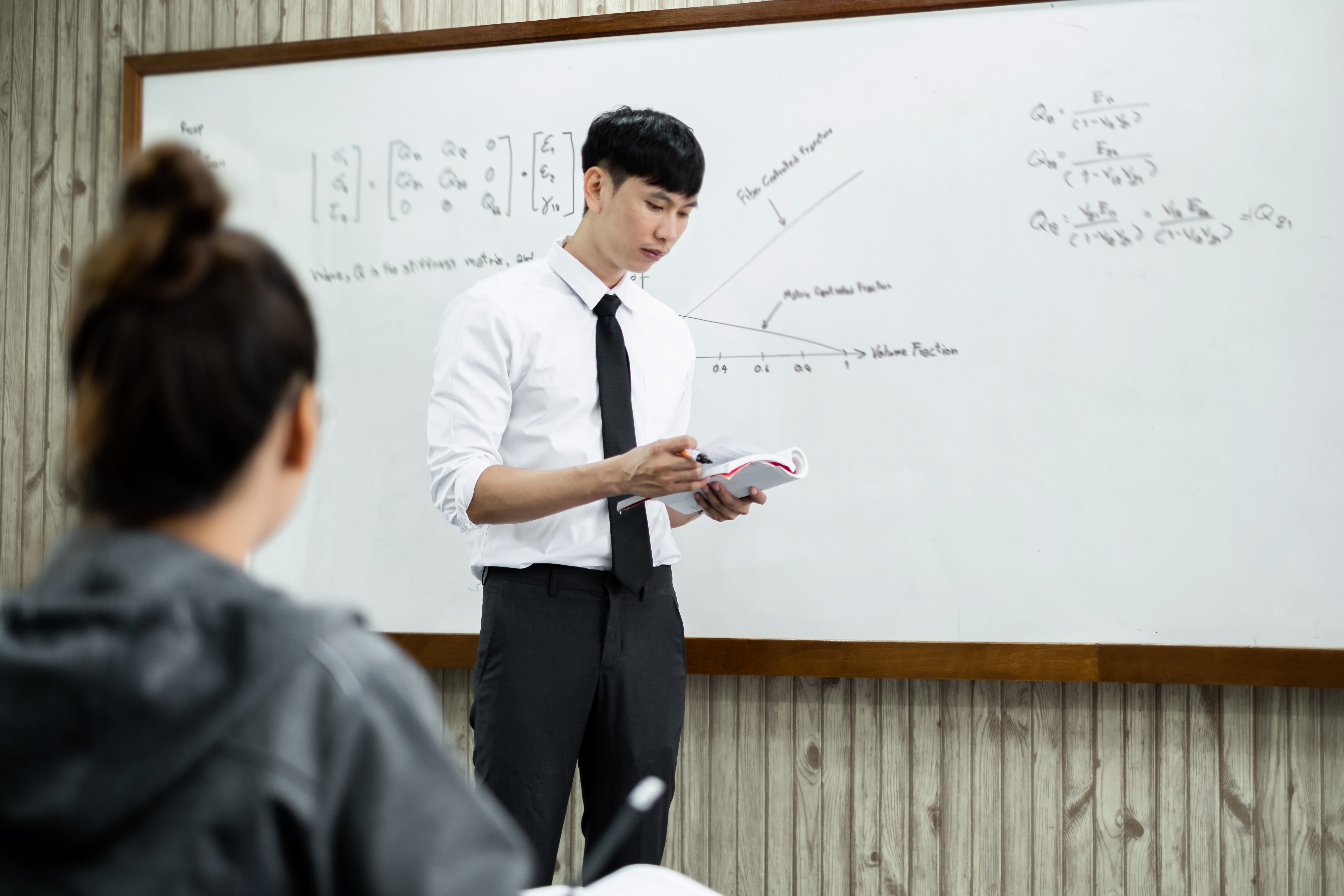 Giáo viên, thầy giáo, nhà giáo Việt Nam, học trò, dạy học, lớp học, teacher, male teacher, Vietnamese educator, student, teaching, class - Aley 4